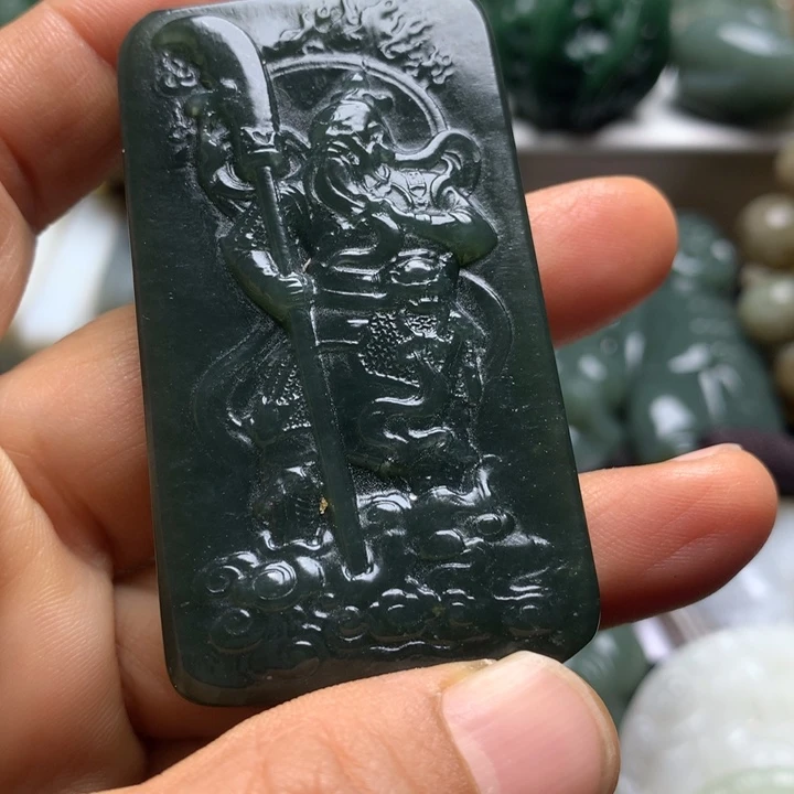 王***蛇和田玉未镶嵌颈饰