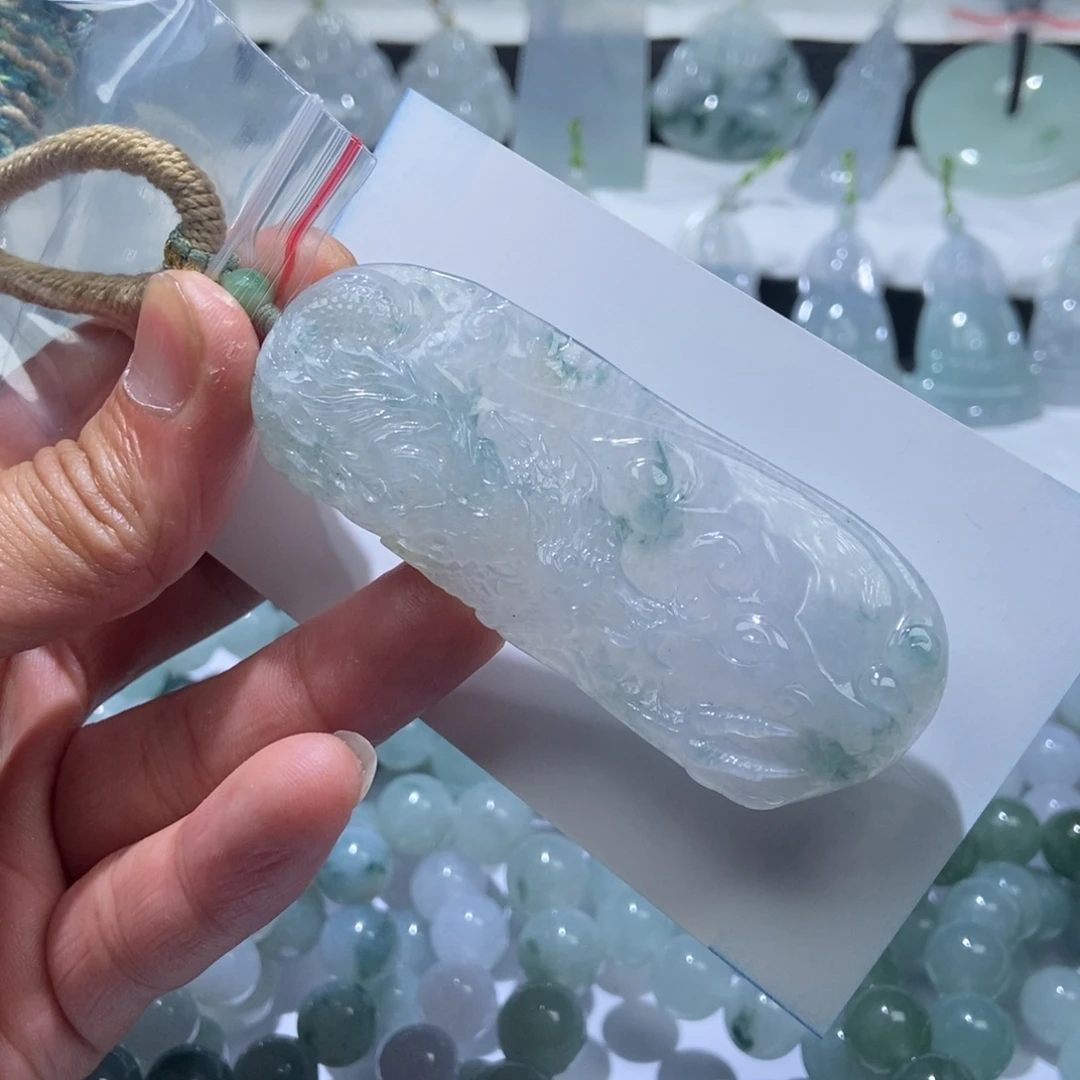 定制翡翠未镶嵌龙牌