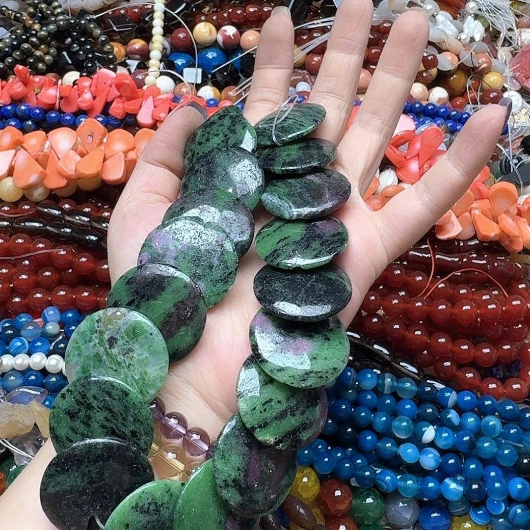 玛瑙/玉髓未镶嵌珠宝半成品一条30m红绿宝圆饼