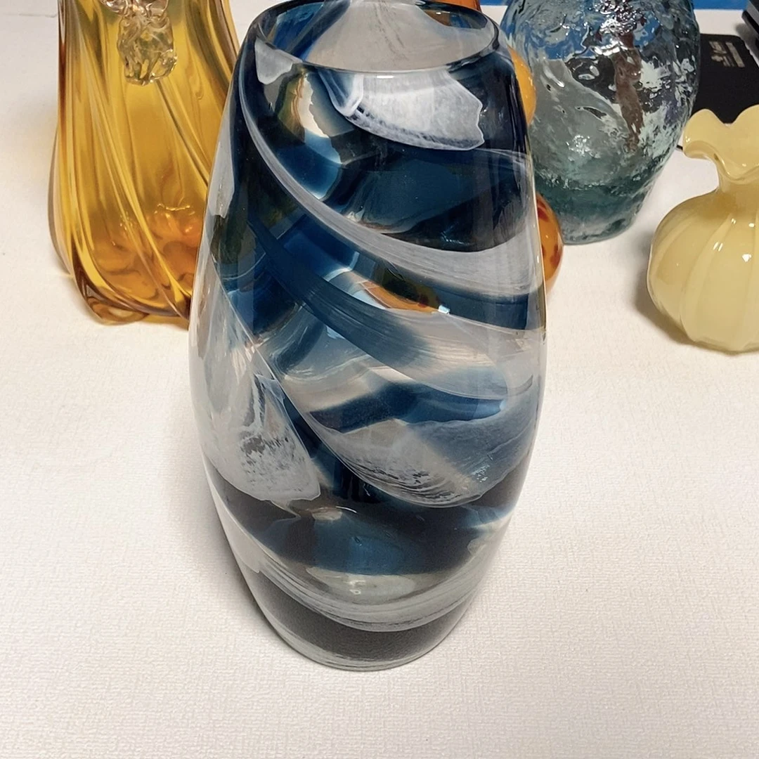 蓝色琉璃摆件花瓶