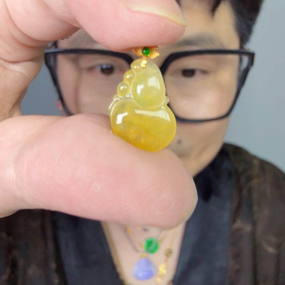 翡翠18K金镶嵌颈饰一件