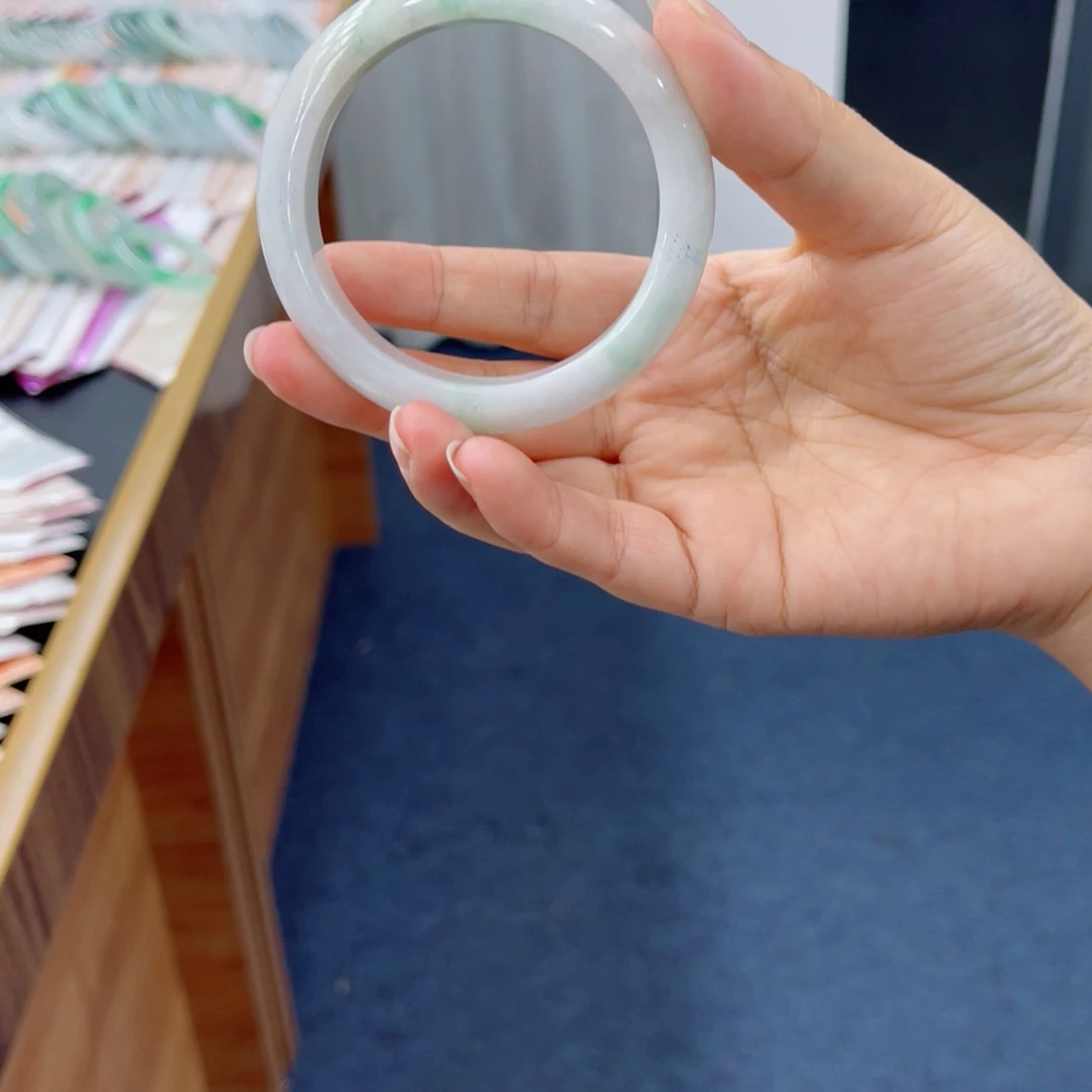 青****翡翠未镶嵌手镯七天无理由