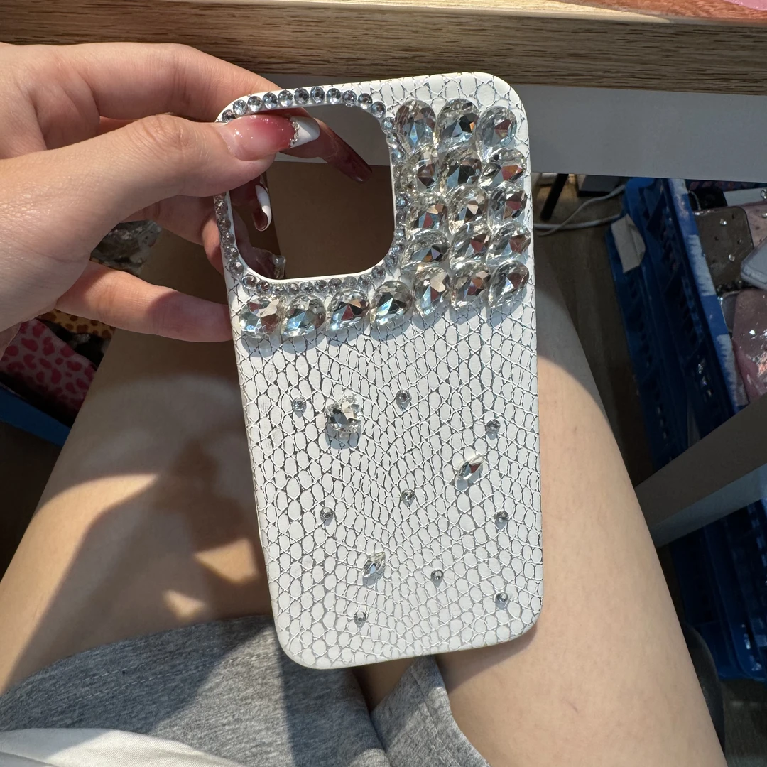 轻奢简约蛇皮堆堆钻适用于iPhone15三包16pro皮质16promax壳