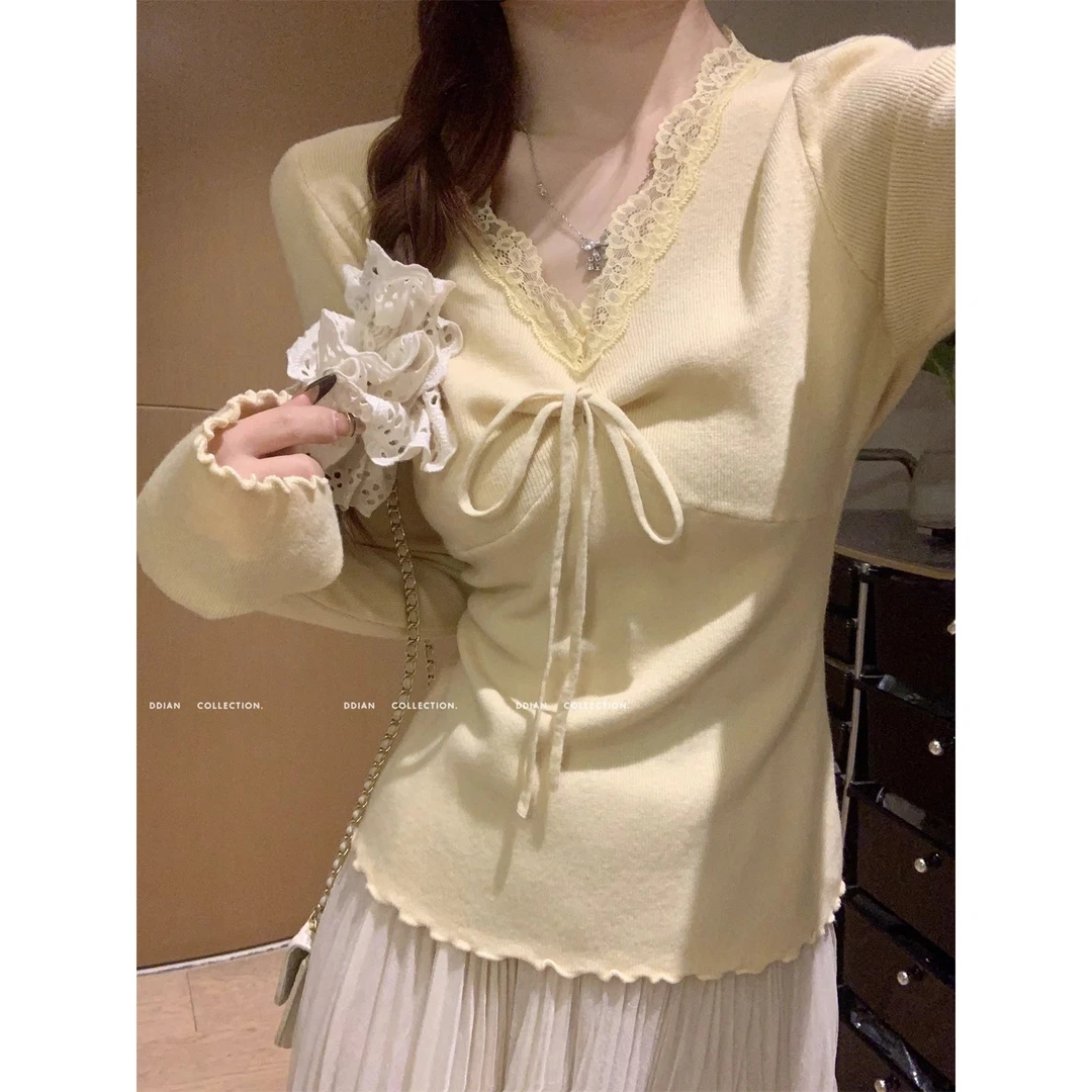 纯欲风黄色v领长袖T恤女春秋甜辣妹蝴蝶结打底衫蕾丝短款绝美上衣