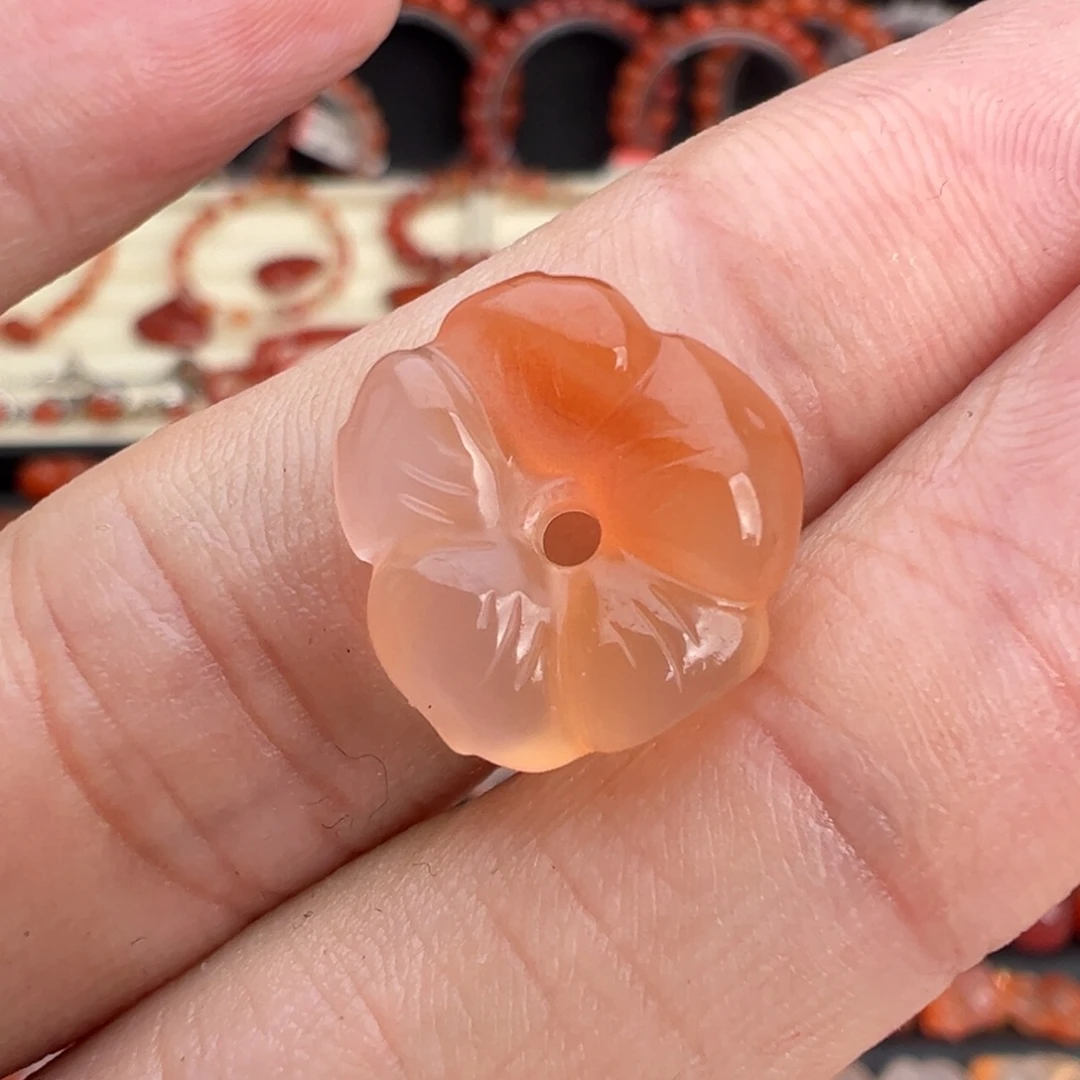 南红玛瑙未镶嵌颈饰有钱花