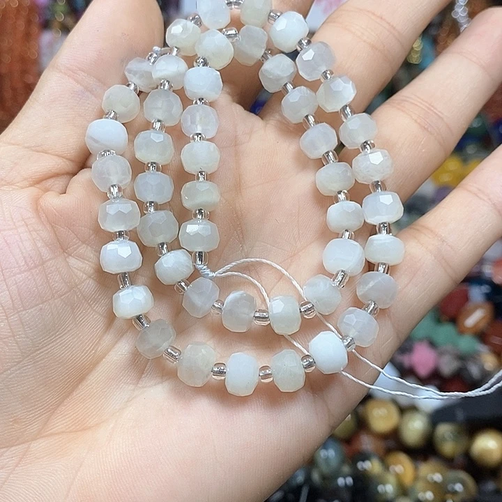 玛瑙/玉髓未镶嵌珠宝半成品亏米：天然白月光切面车轮卡7.8mm