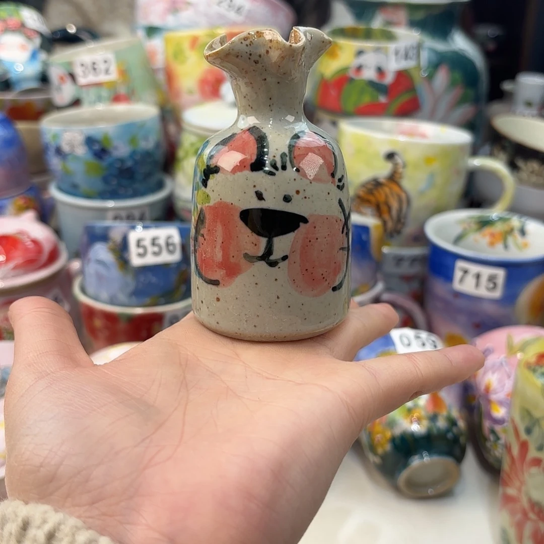 瓷片兔兔好可爱呀打个