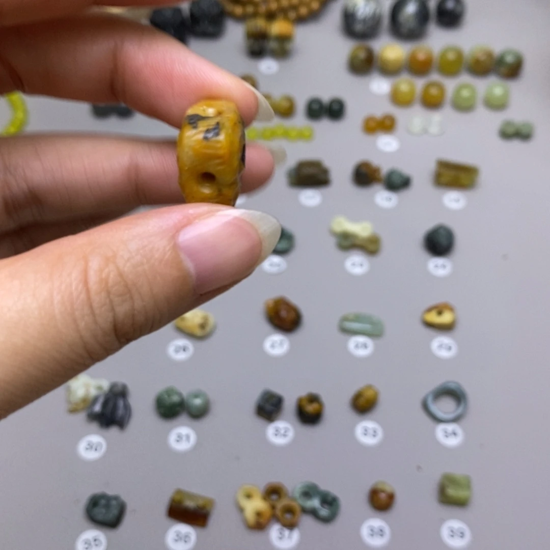 陈***子蛇纹石玉未镶嵌配饰