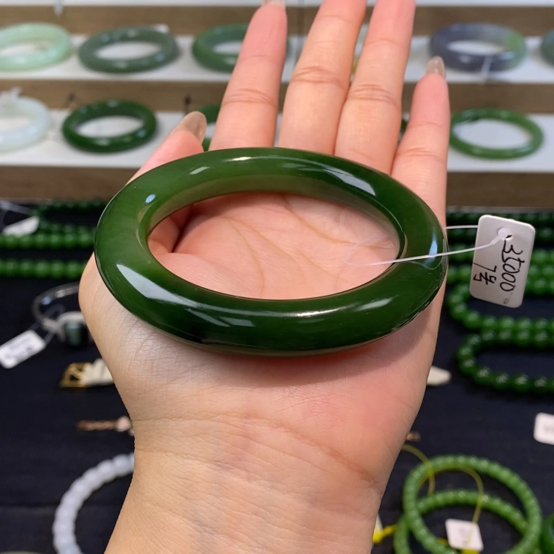 和田玉（碧玉）未镶嵌手镯