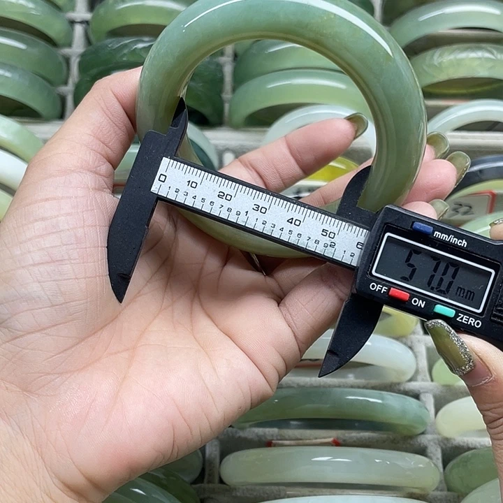 蛇纹石玉未镶嵌手镯40