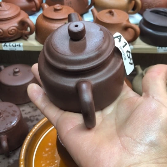 金***土紫砂茶壶低曹青得中170豪升左右有瑕疵