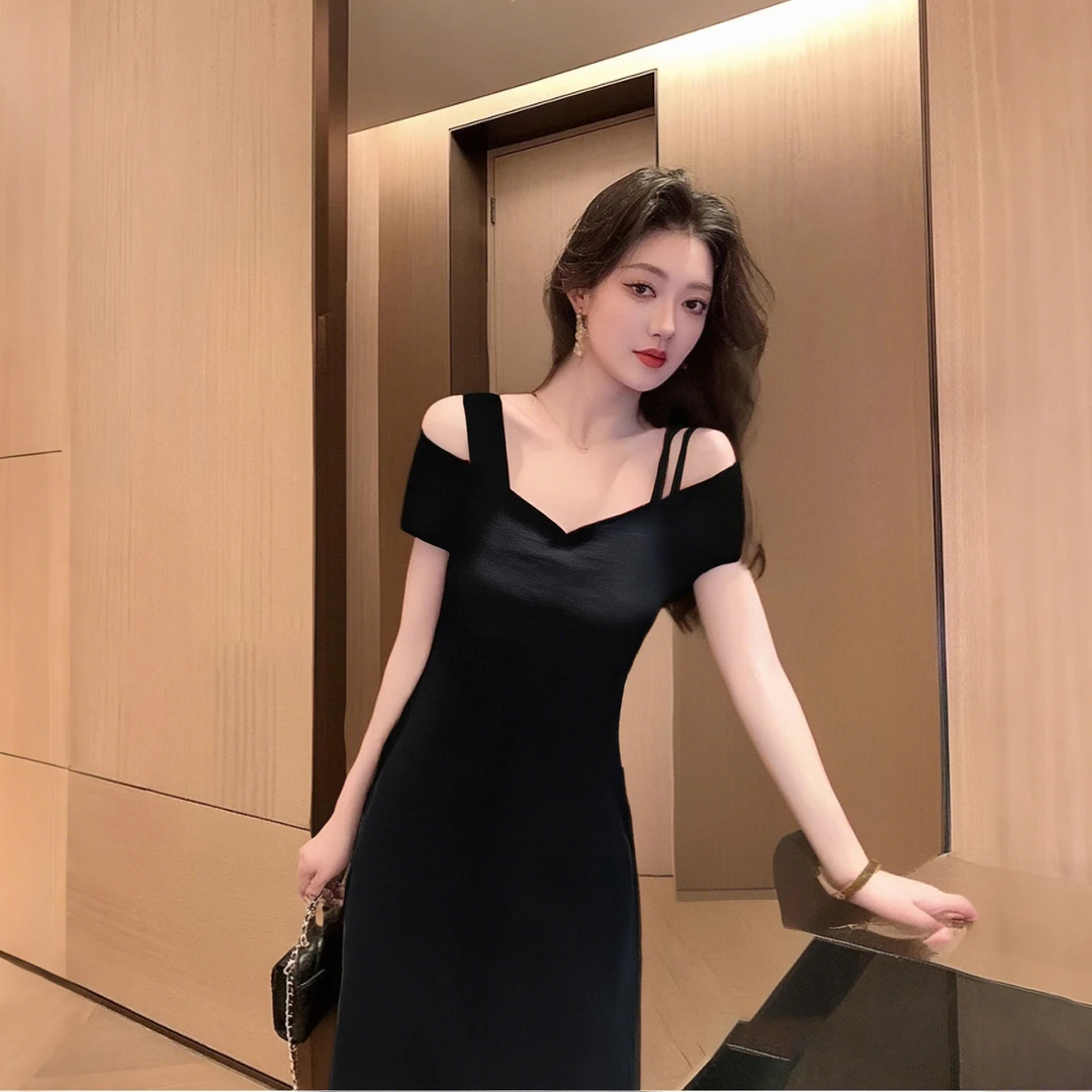 A2025设计感法式复古流行赫本小黑裙气质收腰显瘦吊带连衣裙1467