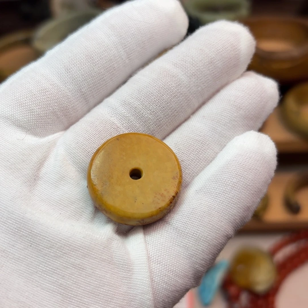 岫岩河磨玉（透闪石质玉）颈饰未镶嵌