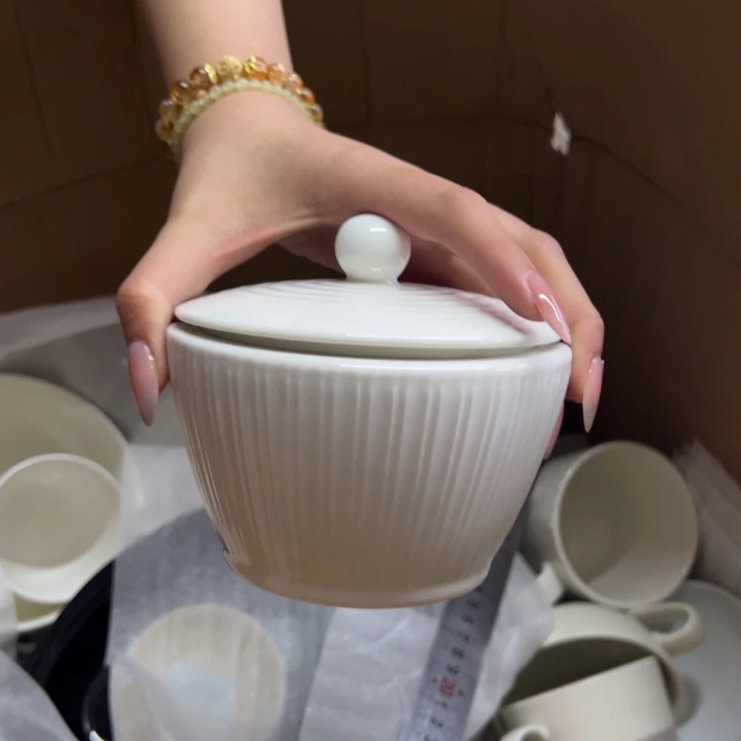 新骨瓷190瑕疵慎拍暖白莲花带盖炖盅