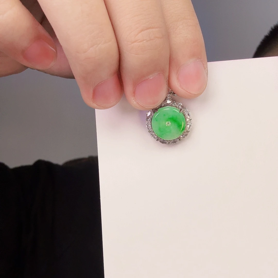 翡翠颈饰银S925镶嵌一件