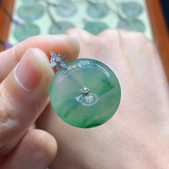 翡翠18K金镶嵌颈饰平安扣23.5mm-5.2mm