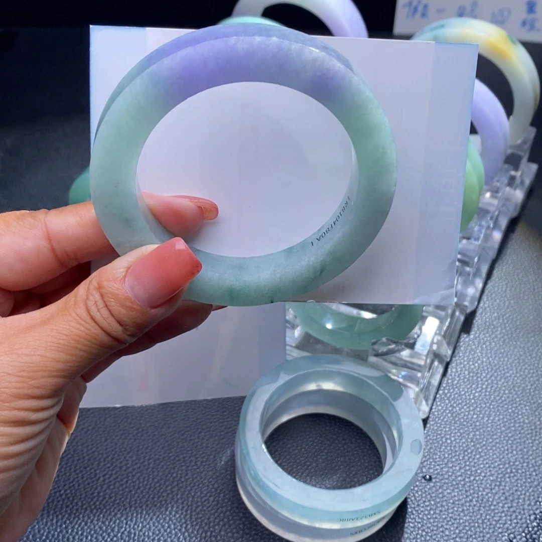 定制翡翠未镶嵌翡翠手镯