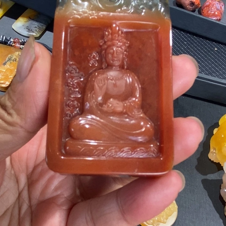 石英质玉（黄龙玉）足铂镶嵌颈饰