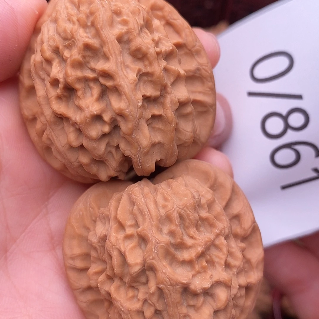 文玩核桃把件42金牛