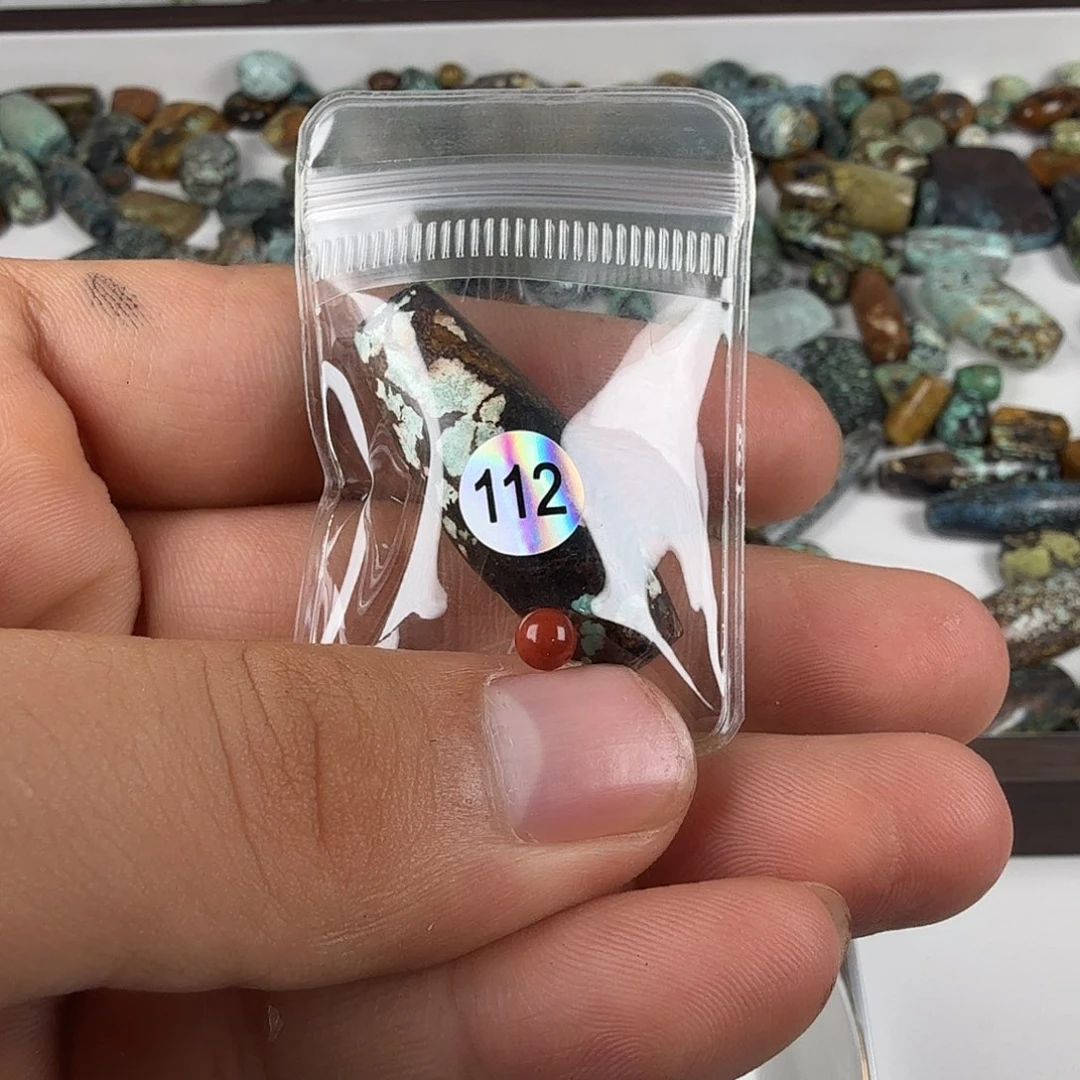 喵***吉未镶嵌南红玛瑙珠宝奇石