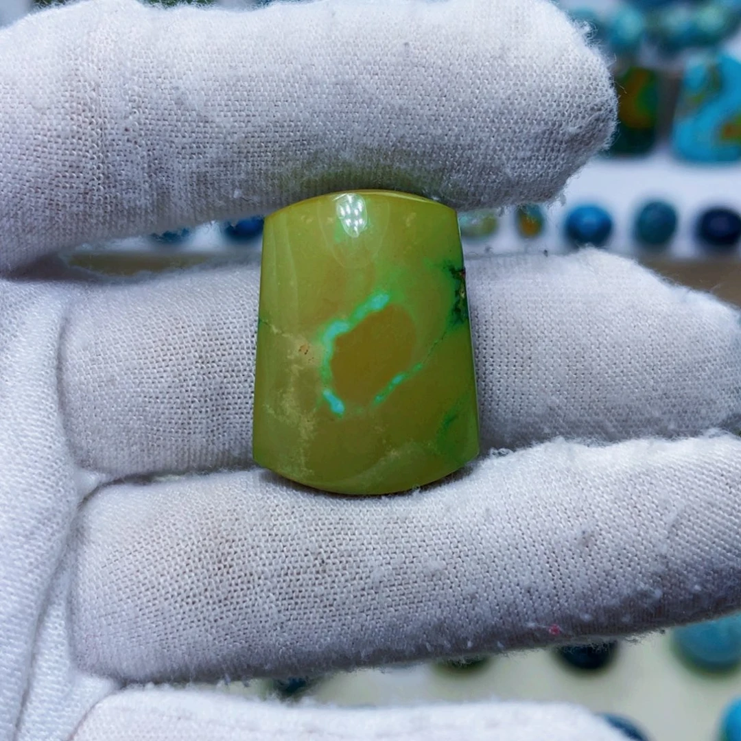 绿松石未镶嵌饰品