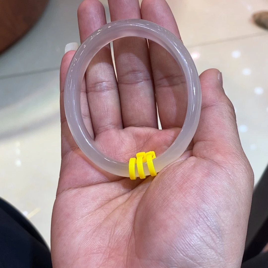 玛瑙/玉髓手镯未镶嵌n****y