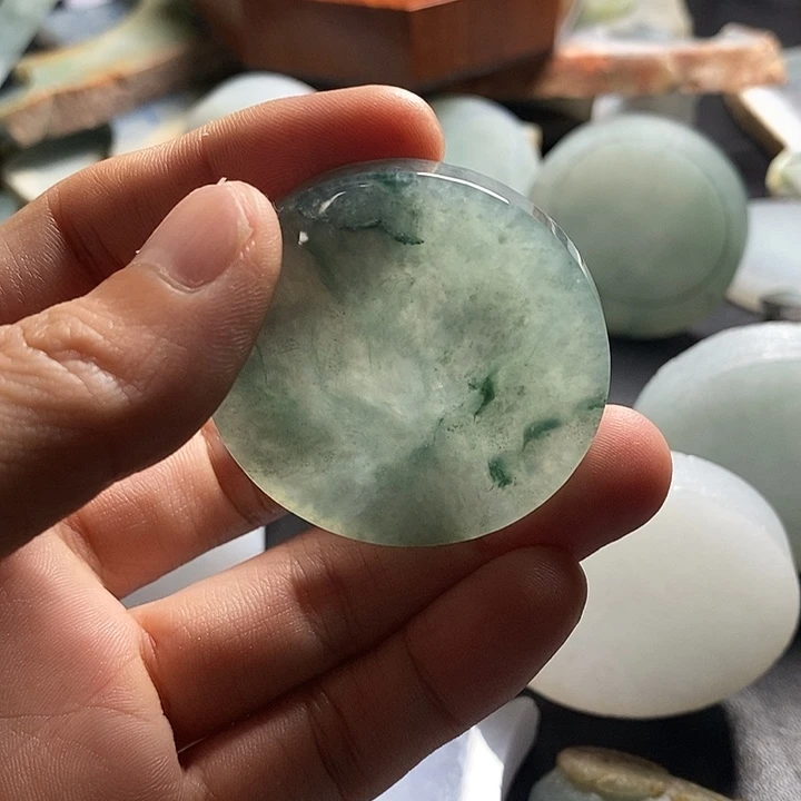 翡翠未镶嵌手链翡翠首饰是真的