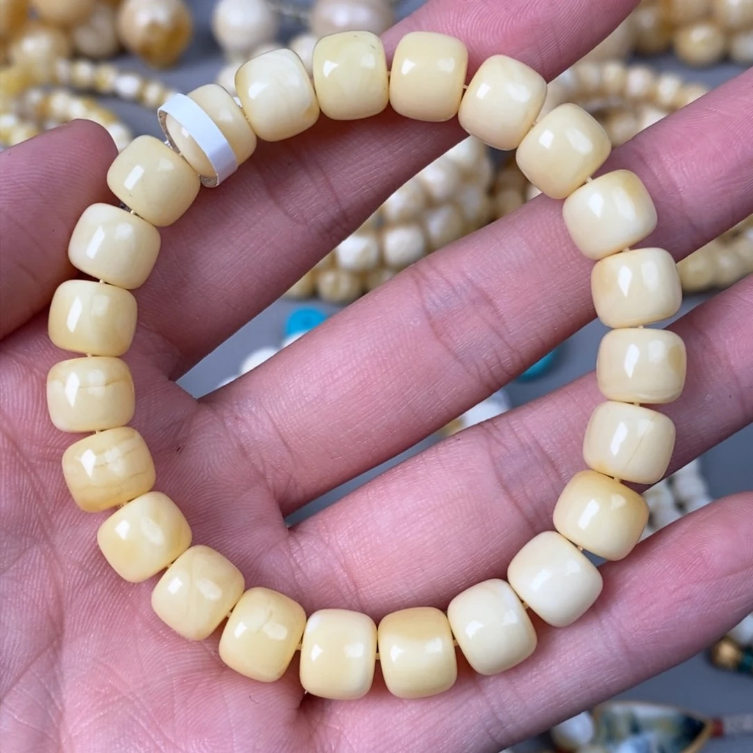 蜜蜡珠宝奇石未镶嵌