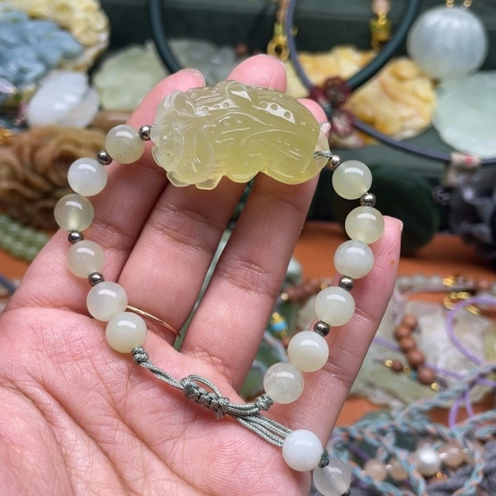 蛇纹石玉未镶嵌吊坠