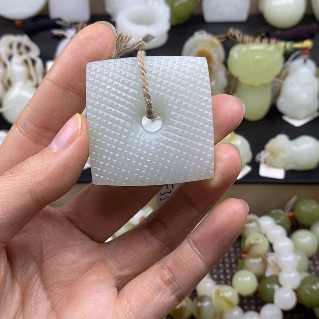 和田玉未镶嵌挂件