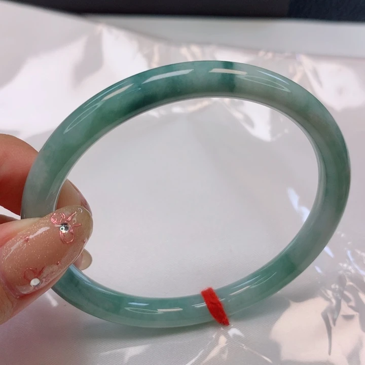 翡翠手镯（圆镯）未镶嵌