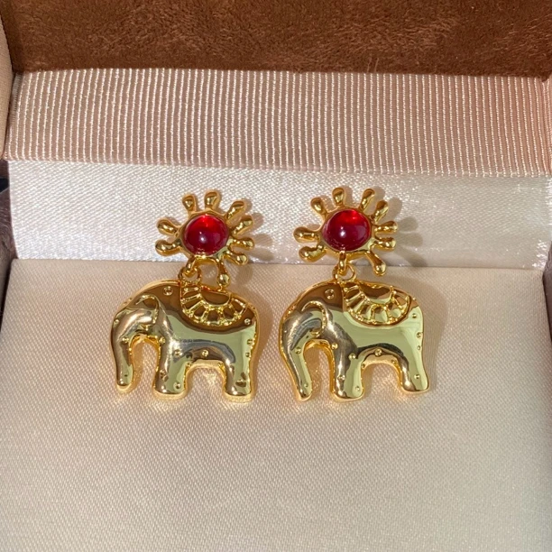 铜合金耳饰 红色耳环饰品精致百搭金色气质时尚复古小众设计感