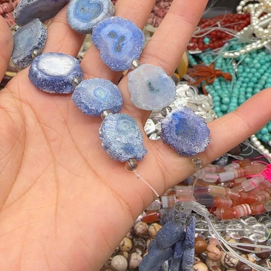 玛瑙/玉髓合金珠宝半成品晶洞半条蓝紫