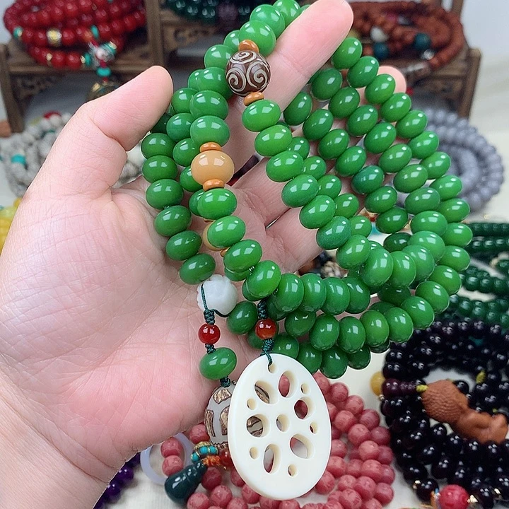 白玉菩提吊坠菩提