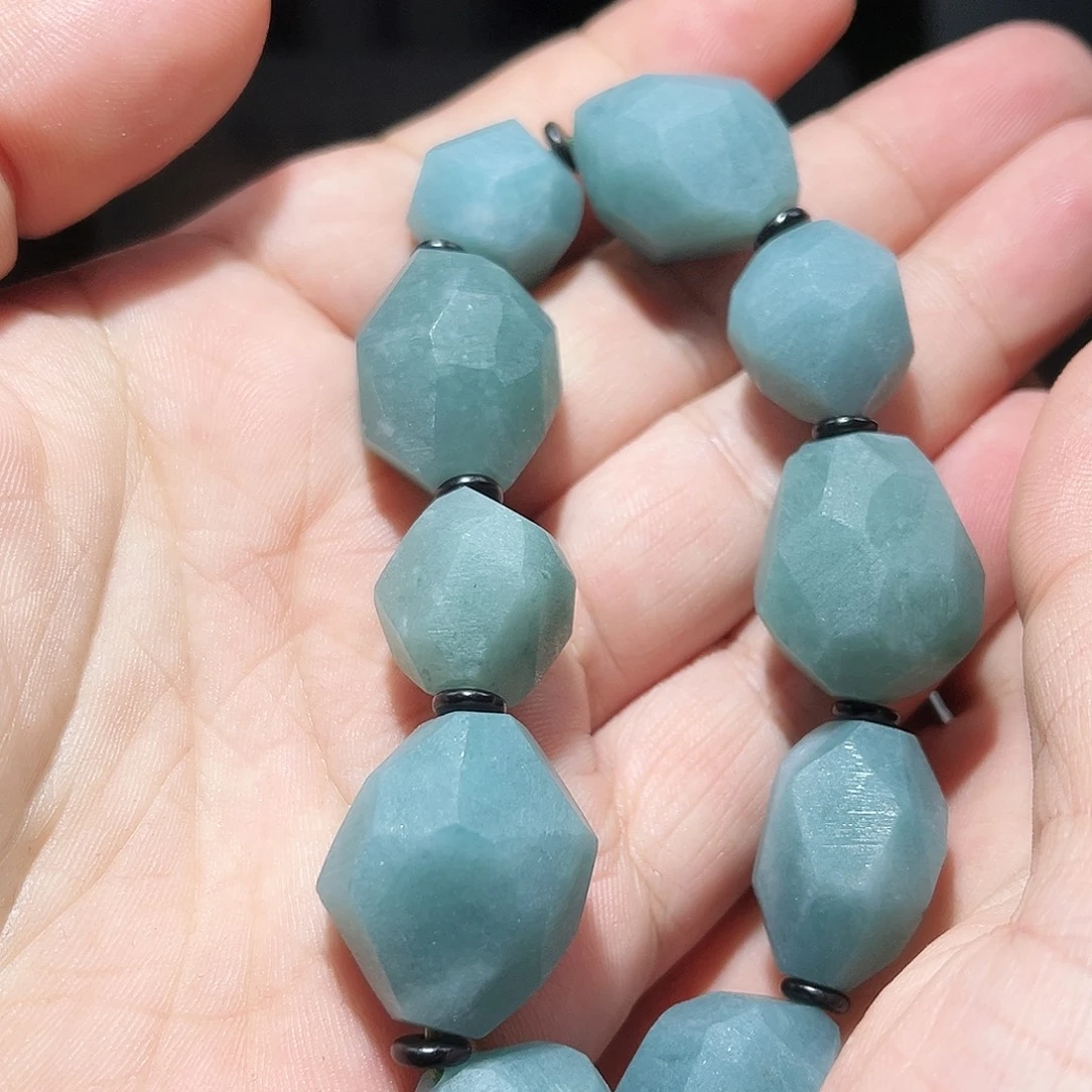 萨***斯定制翡翠未镶嵌手串