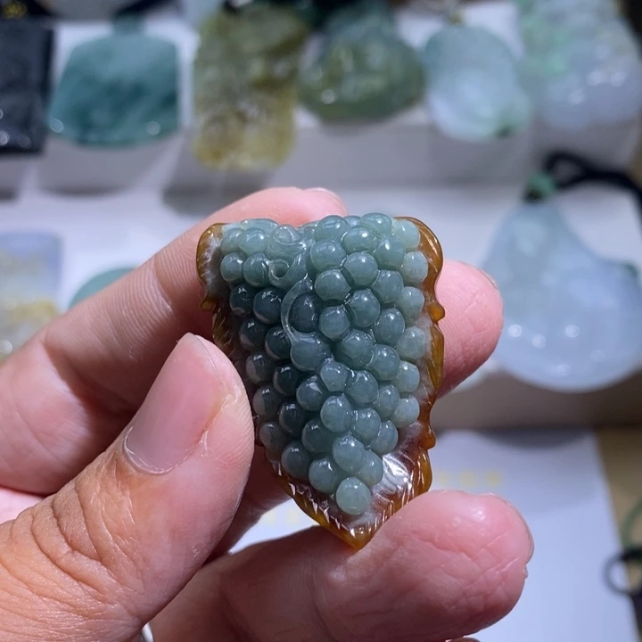 【闪购商品】颈饰未镶嵌翡翠葡萄