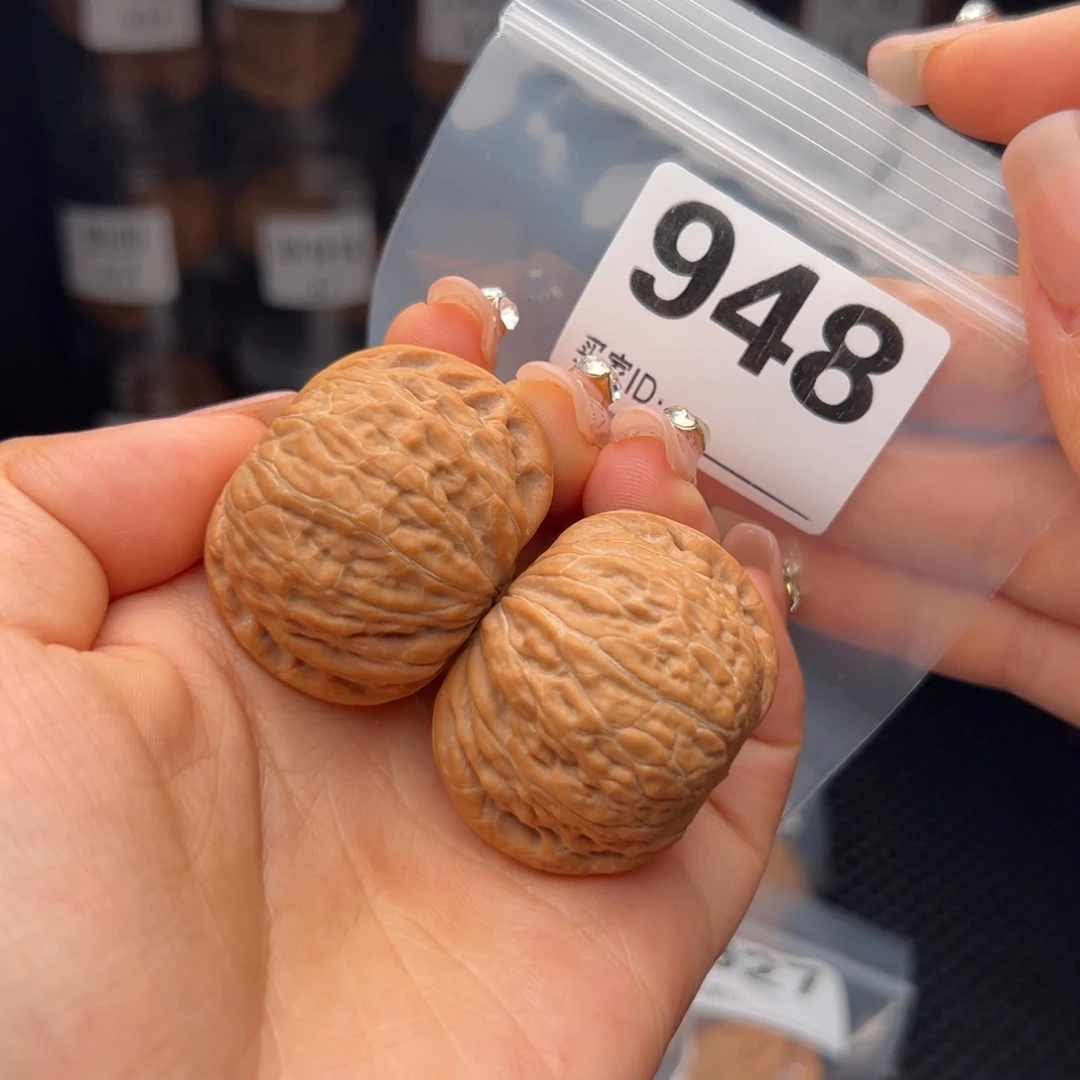 文玩核桃吊坠铁锤40+