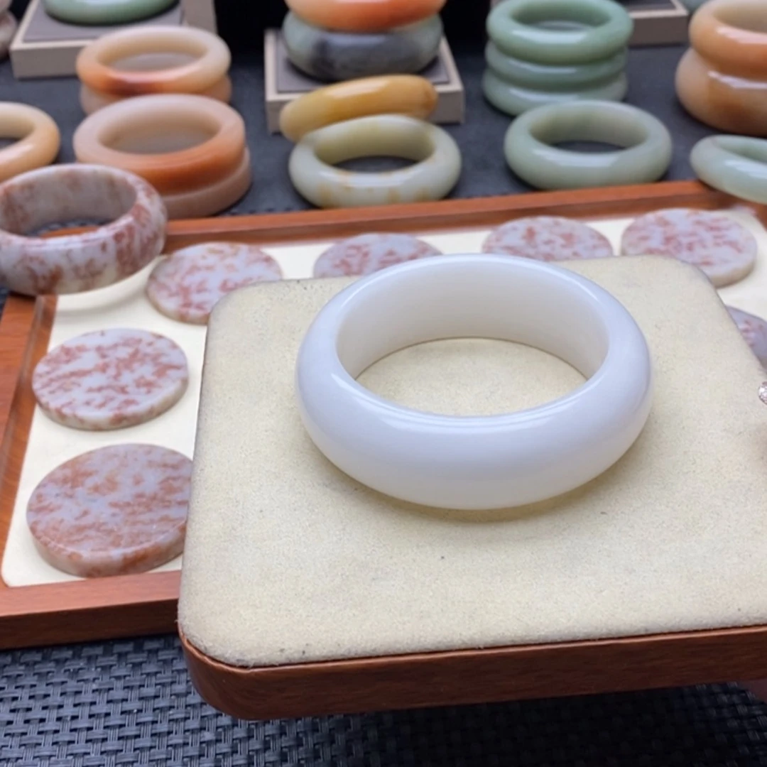 【闪购商品】石英质玉规格未镶嵌