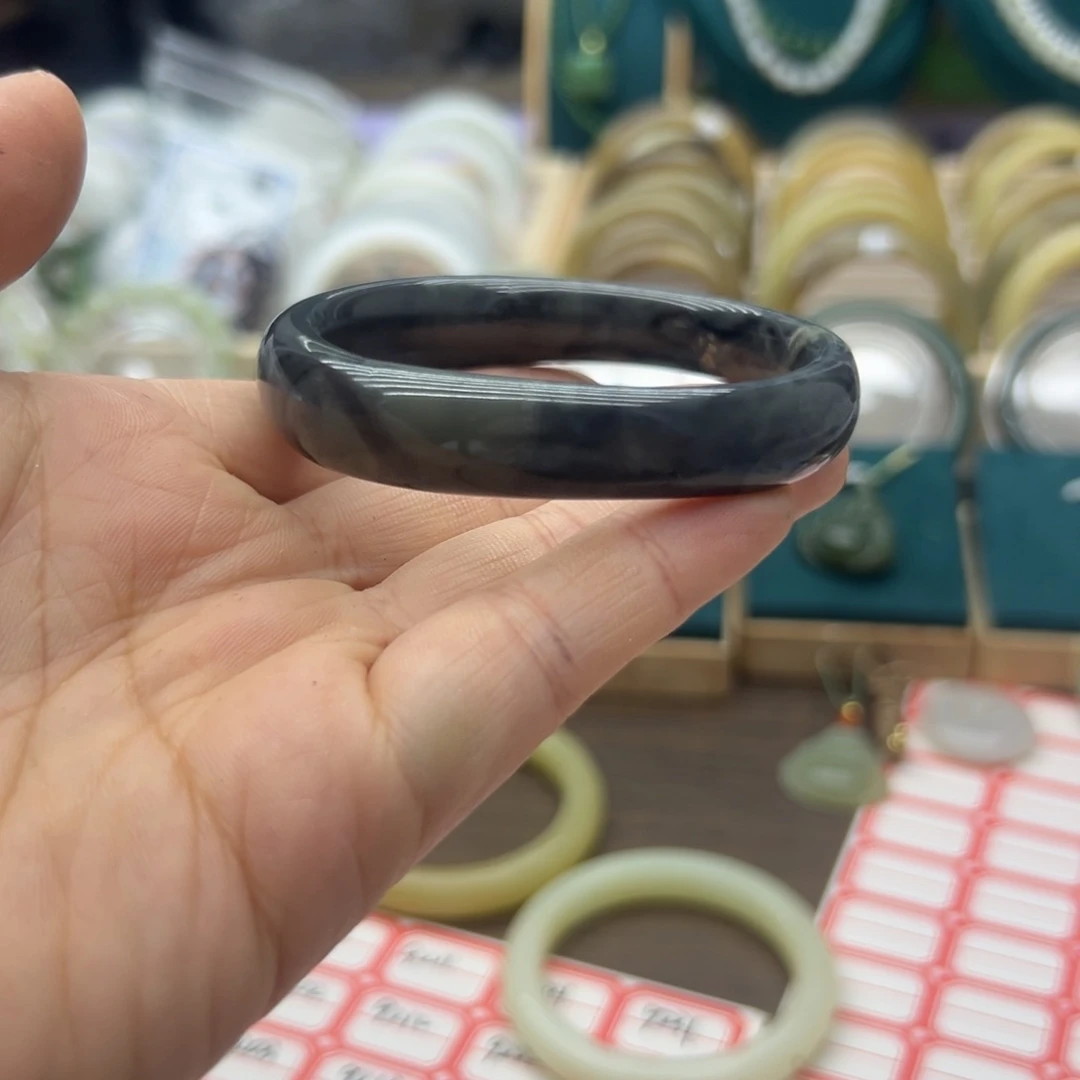 和田玉手镯未镶嵌55.1圈围9168瑕