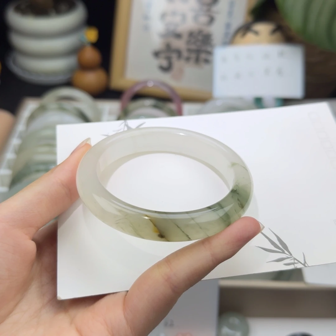 石英质玉（天山翠）未镶嵌手镯57圈口