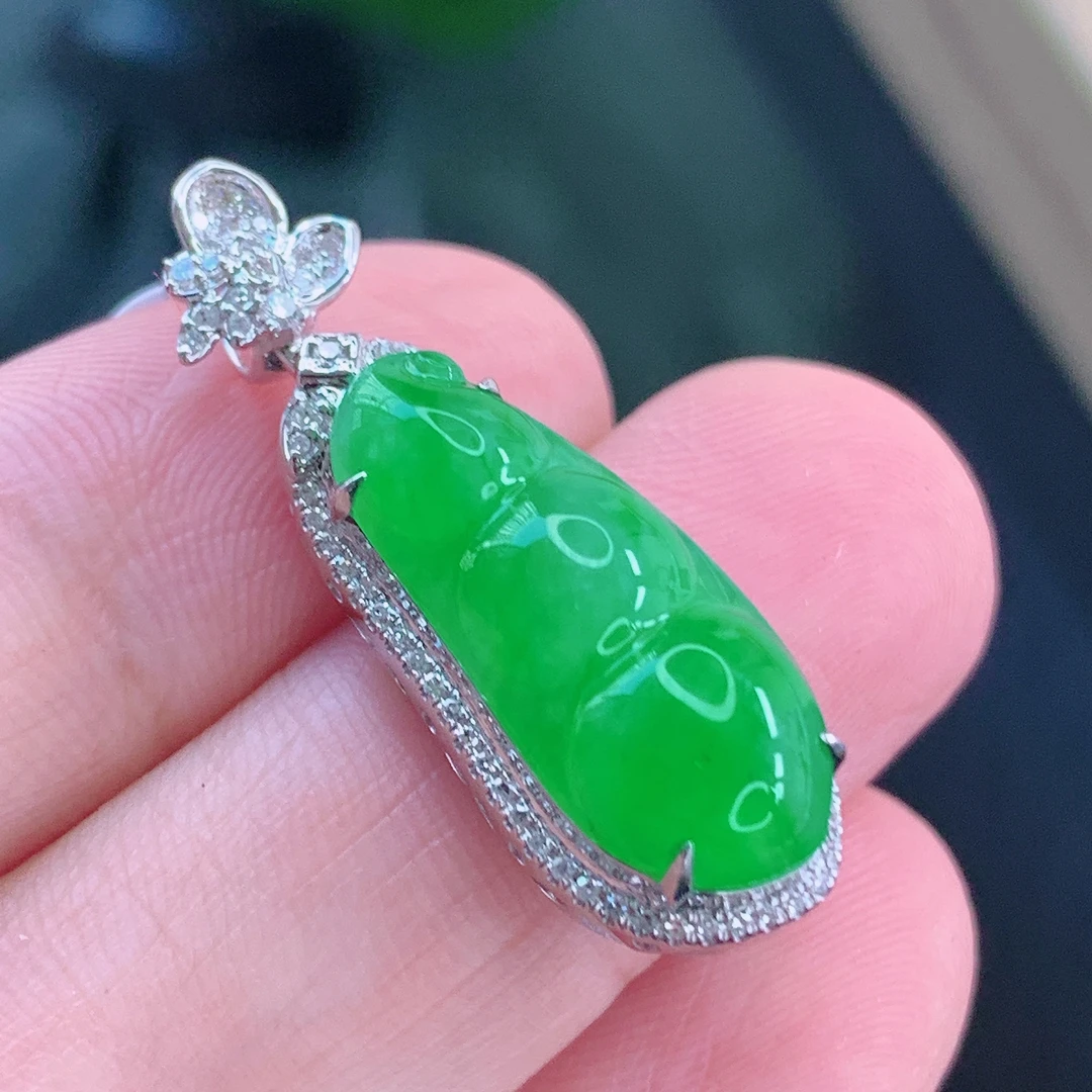 天然缅甸A货翡翠满绿福豆镶嵌18k金吊坠精美时尚