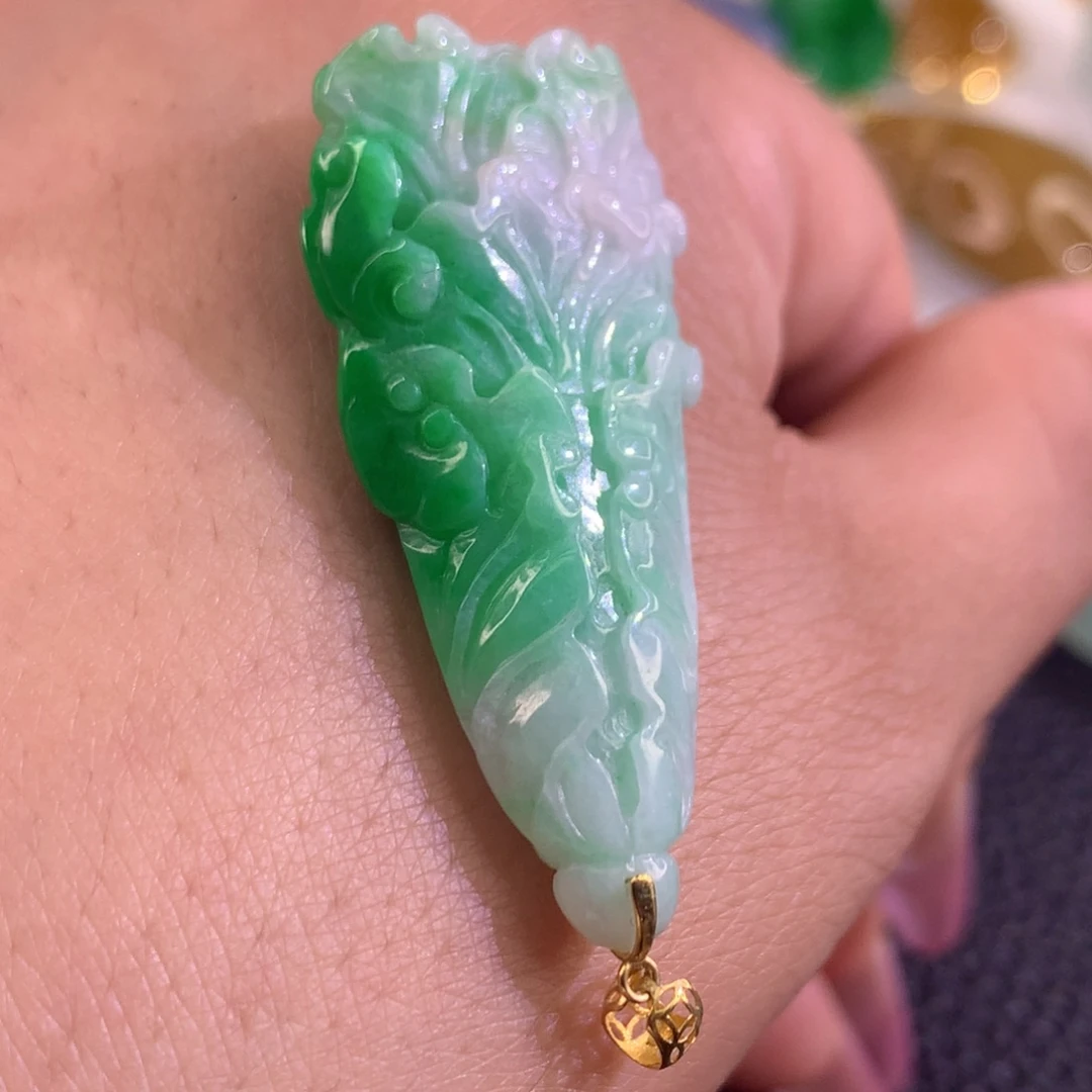 翡翠18K金镶嵌颈饰翡翠