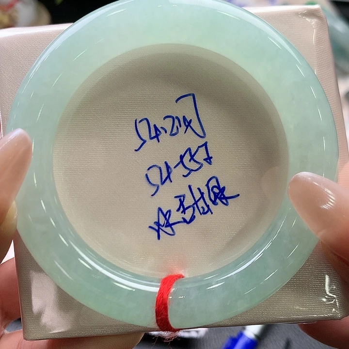 翡翠未镶嵌手镯54.2元冰绿强推