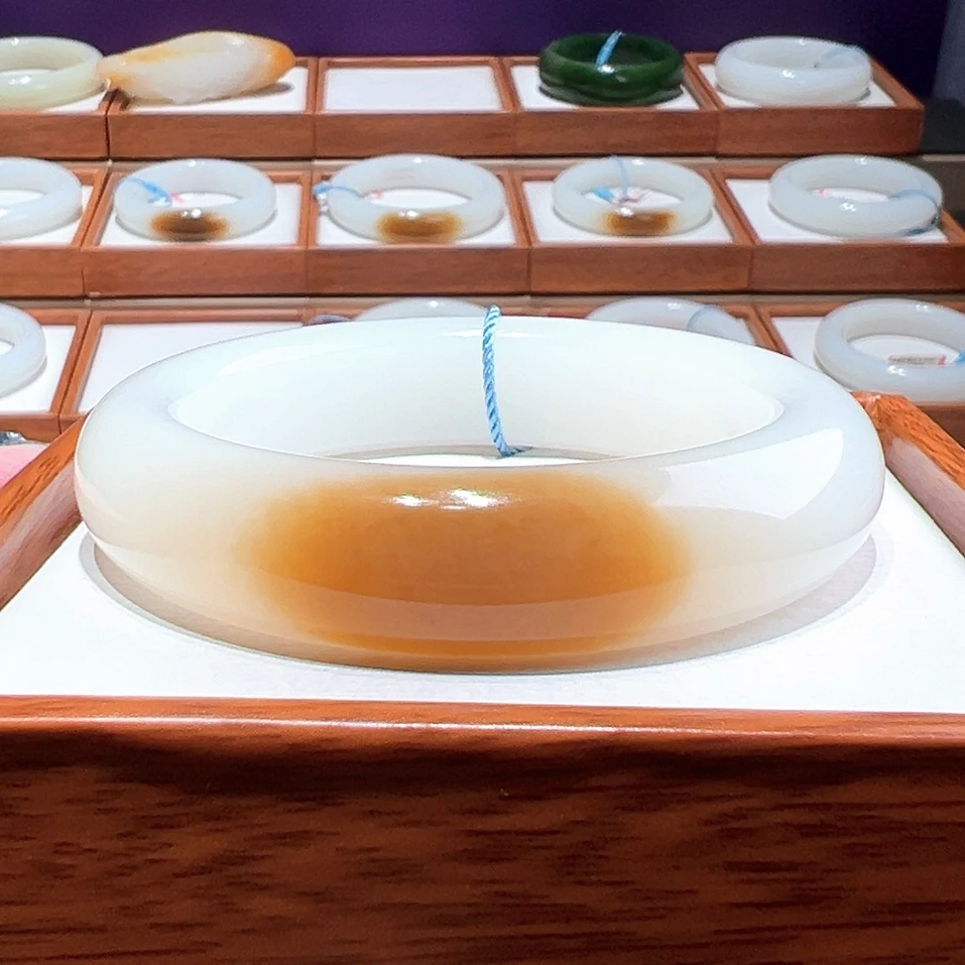 和田玉手镯 56未镶嵌笑**开