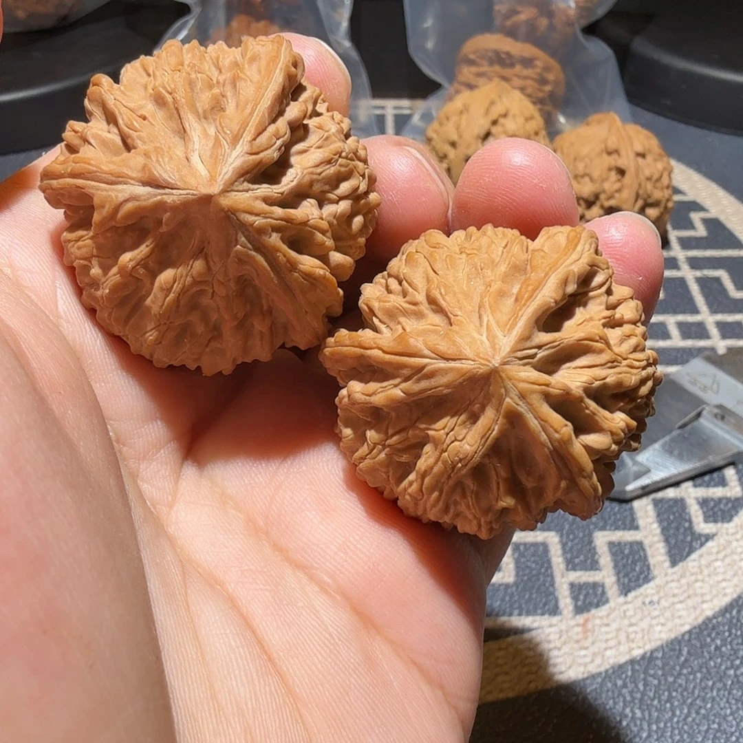 文玩核桃吊坠御龙