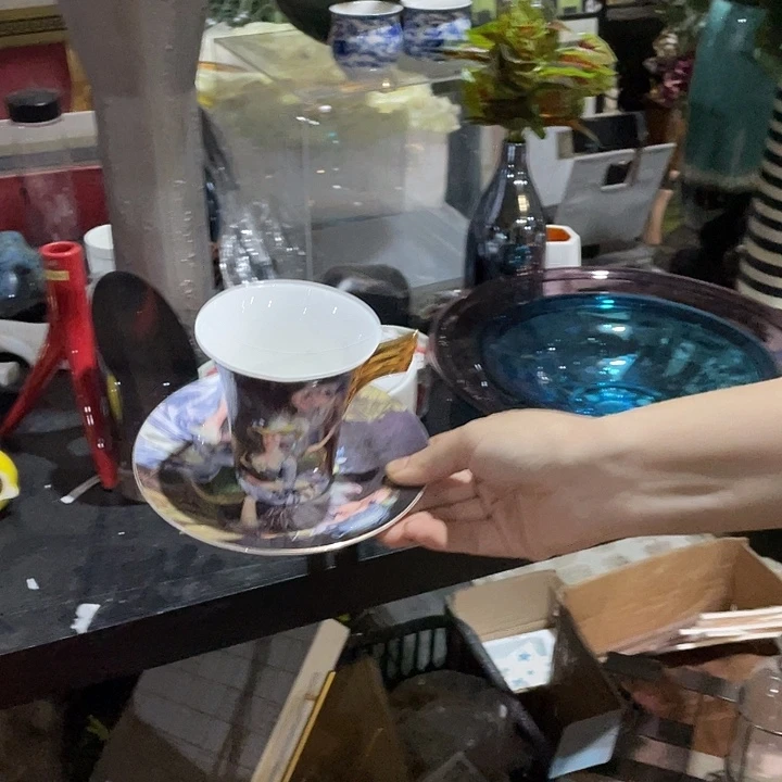 谷*?陶瓷花瓶部分（微瑕）