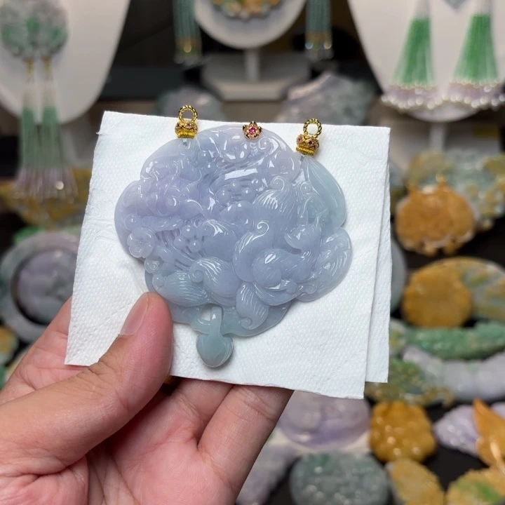 翡翠未镶嵌颈饰吊坠