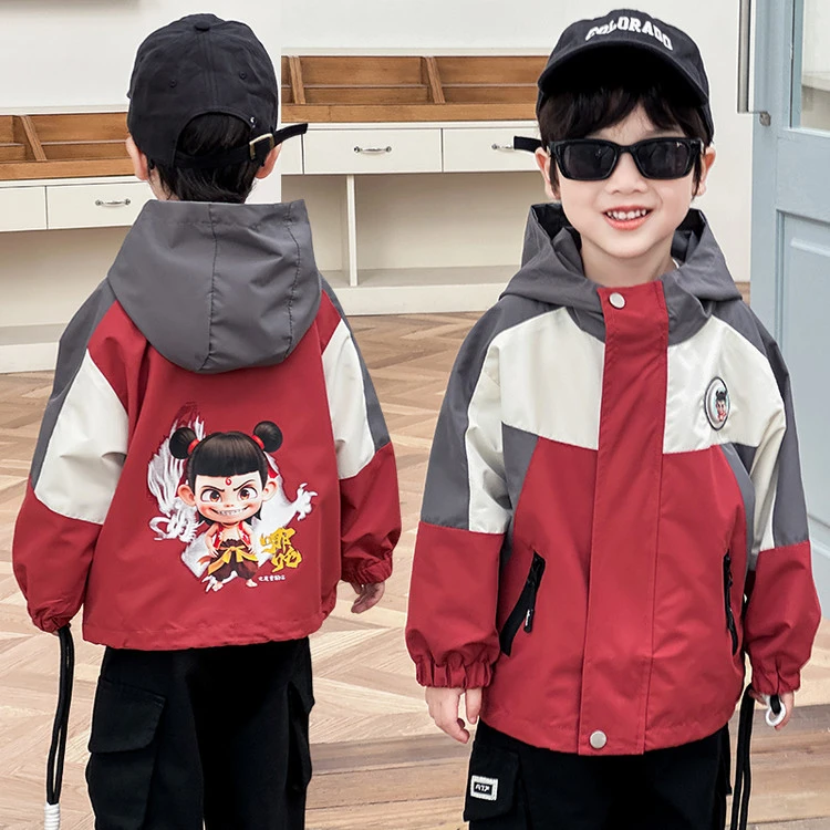 2025新款春秋装男童洋气冲锋衣儿童帅气休闲哪吒外套韩版宽松风衣