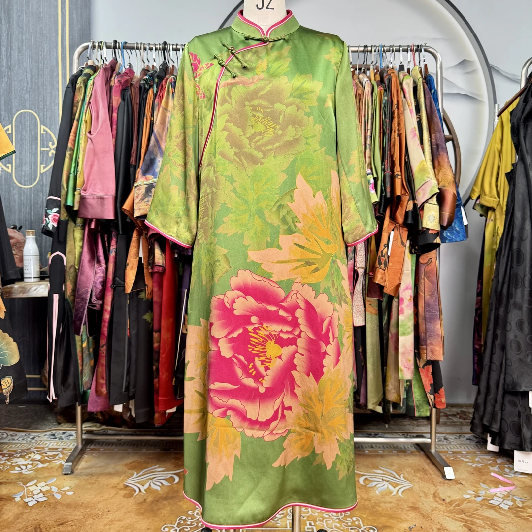 60姆米重缎绿底牡丹花连衣裙100桑蚕丝款