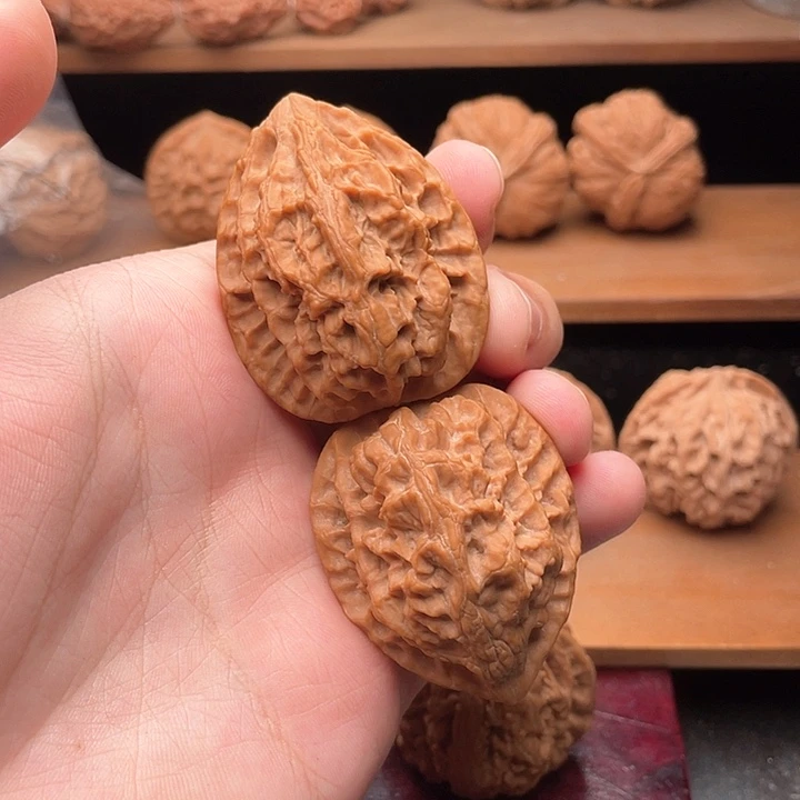 吊坠文玩核桃39毕业红皮全品十三陵鸡心